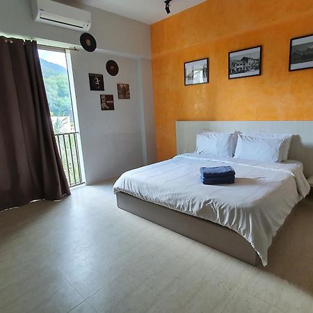 By The Sea Beach Luxury Resort - Batu Feringgi Buitenkant foto