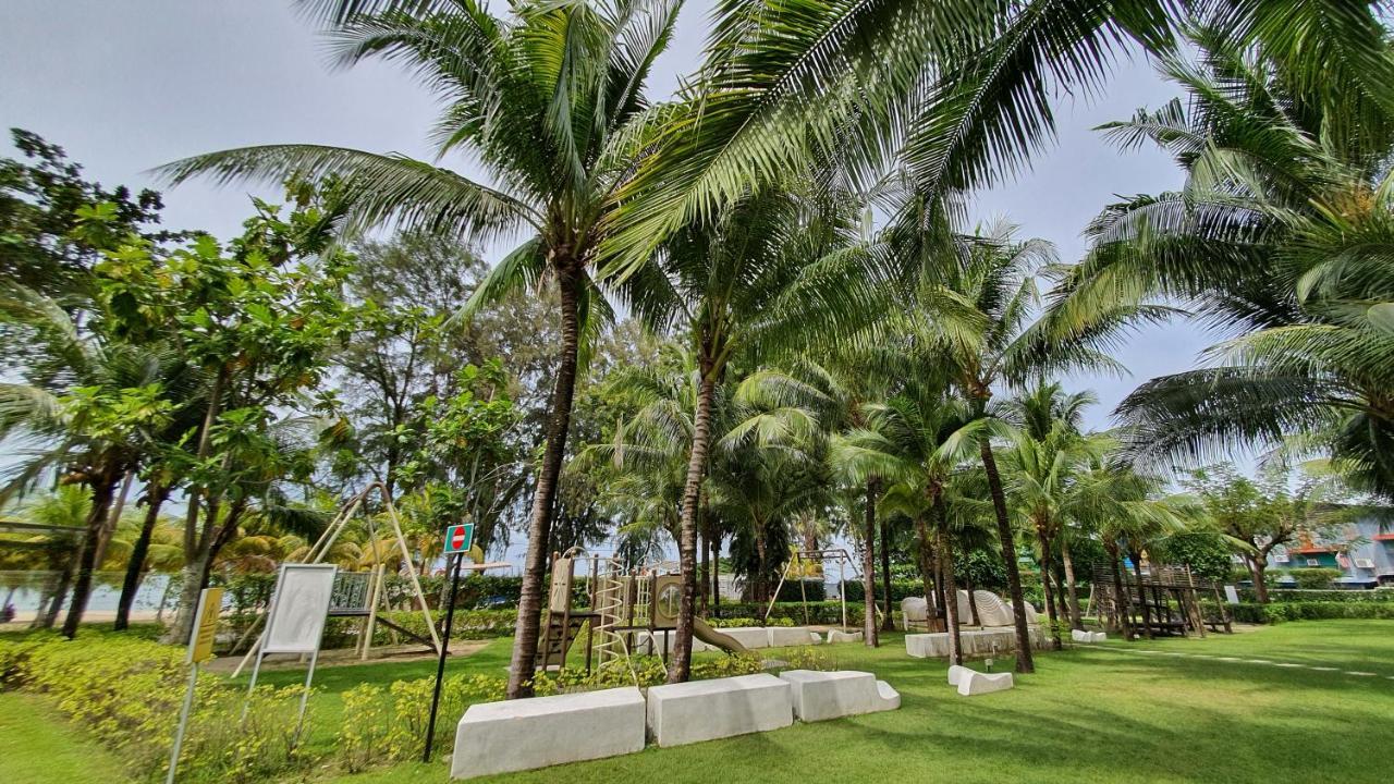 By The Sea Beach Luxury Resort - Batu Feringgi Buitenkant foto