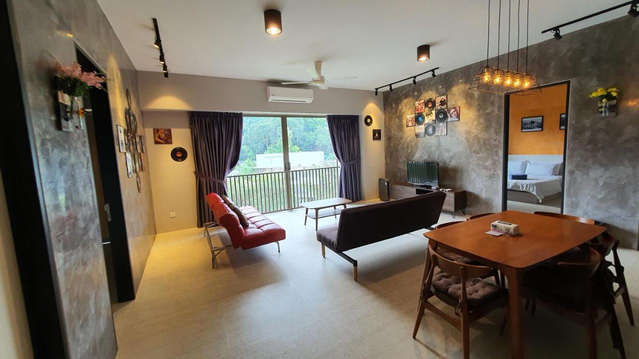 By The Sea Beach Luxury Resort - Batu Feringgi Buitenkant foto