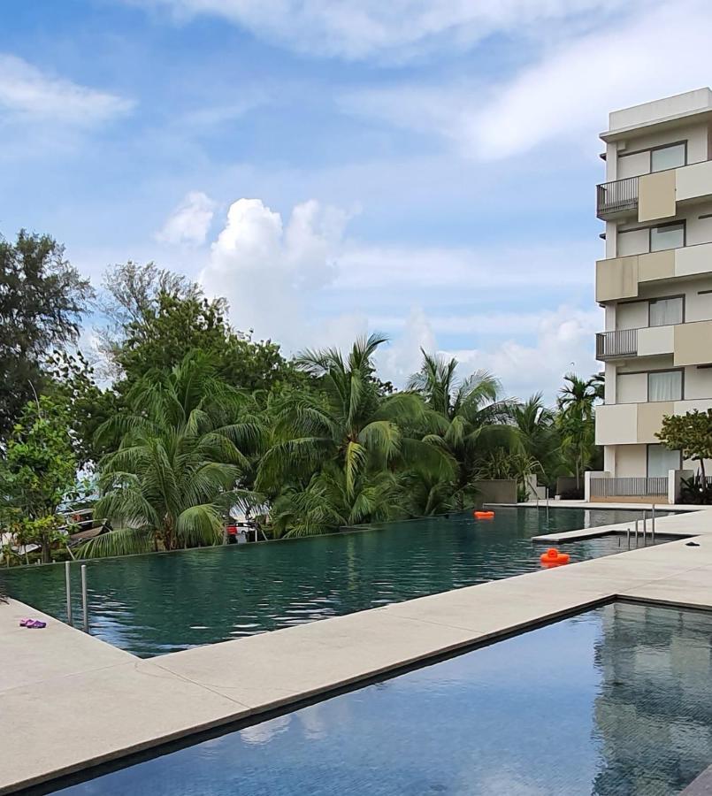 By The Sea Beach Luxury Resort - Batu Feringgi Buitenkant foto