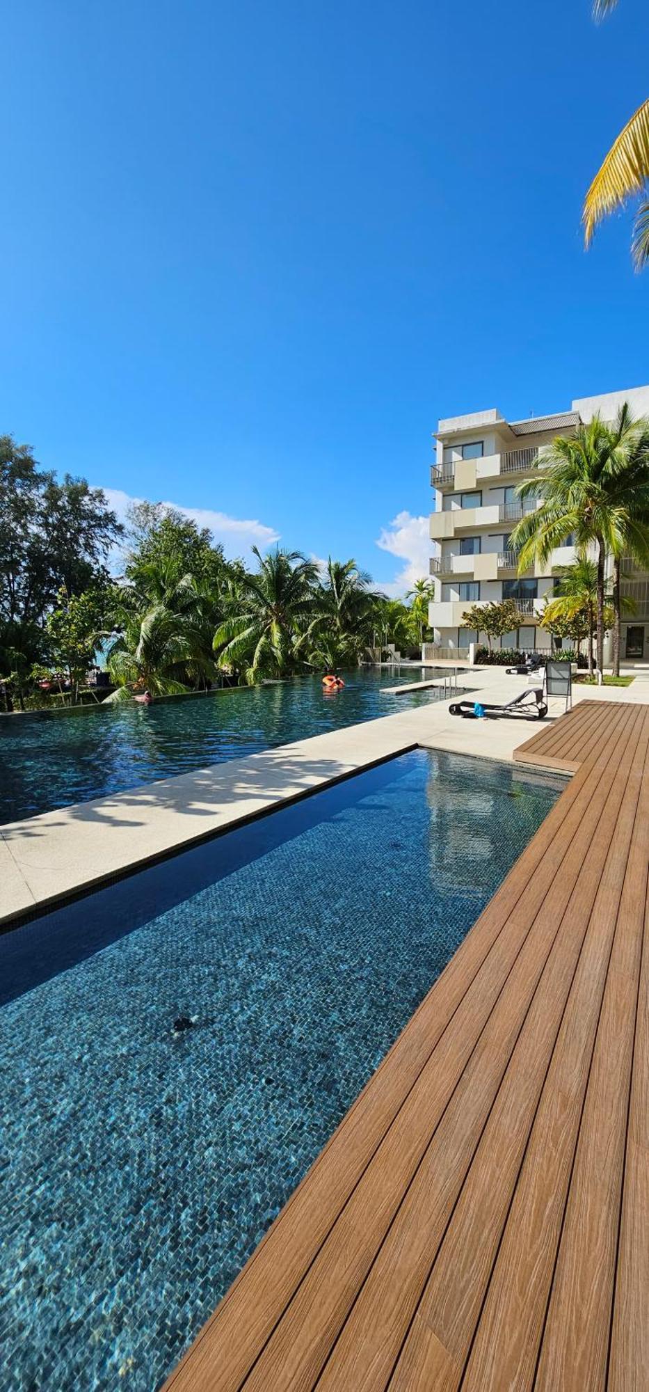By The Sea Beach Luxury Resort - Batu Feringgi Buitenkant foto
